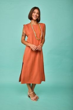 Vestido midi color teja sin mangas
