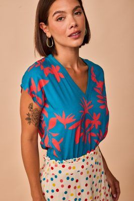 Blusa turquesa hojas