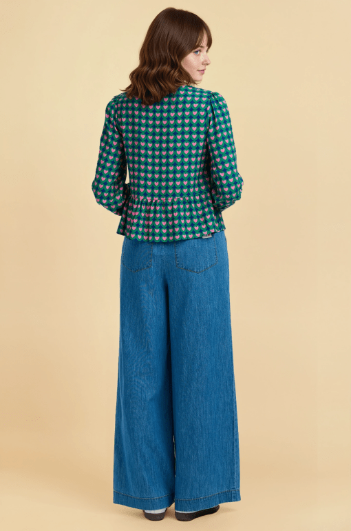 Camisa estampada de corazones con volante - Imagen 3