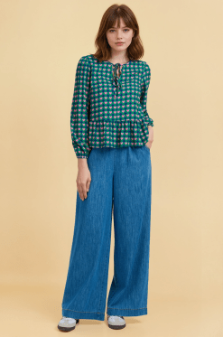 Camisa estampada de corazones con volante