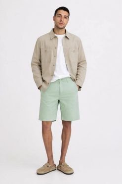 Bermuda verde agua hombre