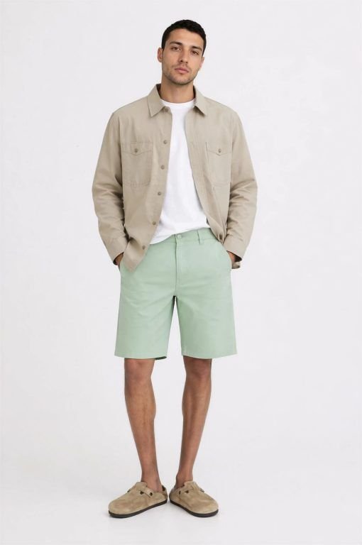 Bermuda verde agua hombre