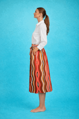 Alternative view of Falda midi botones ondas