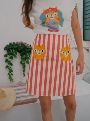 Alternative view of Falda corta cats