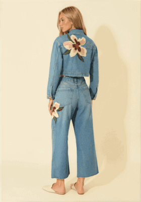 Pantalón vaquero bordado flor