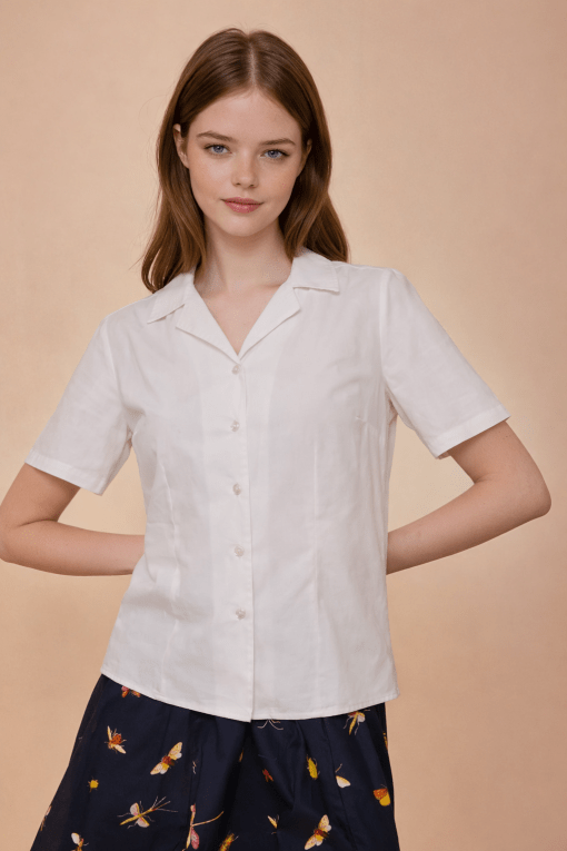 Camisa blanca cuello solapa