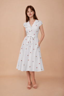 Vestido fresas bordadas