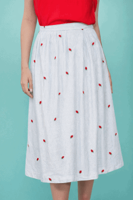 Alternative view of Falda fresas bordadas