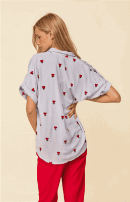 Alternative view of Blusa celeste corazones bordados