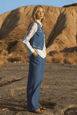 Pantalón denim bordados punto de cruz