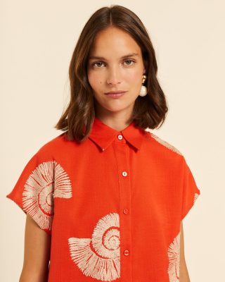 Alternative view of Camisa con bordado caracolas