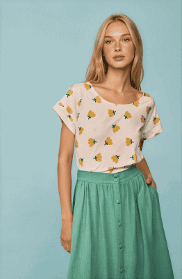 Blusa manga corta flores amarillas