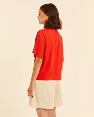 Alternative view of Camisa roja botones marinos