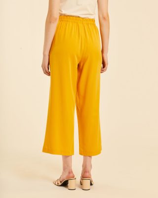 Alternative view of Culote con pinzas mostaza