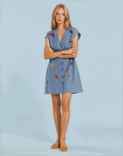 Alternative view of Vestido denim con bordados de frutas