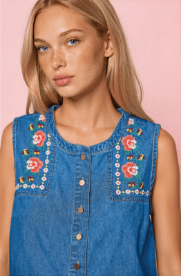 Alternative view of Chaleco denim punto de cruz