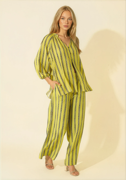 lezalez-1.3641E-Y2622D-C2-Willow-Cream_Backdrop.png