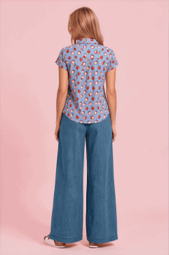 Alternative view of Camisa manga corta celeste fresas