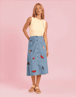 Falda denim con bordados de frutas