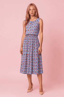 Vestido midi celeste fresas