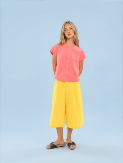 Blusa_Faro_Fucsia__Pantaln_Caparina_Amarillo-Willow-Baby_Blue.png