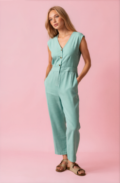 etylio_menta-Willow-Pastel_Pink_Backdrop.png